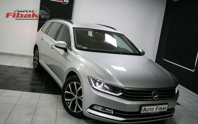 volkswagen Volkswagen Passat cena 63900 przebieg: 261000, rok produkcji 2018 z Piła